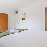 Spacious House With 4 Bedrooms & Garden, Near Tram 3*